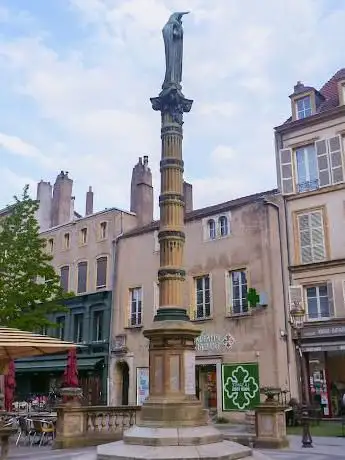 Monument à la Vierge-Marie