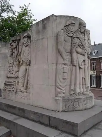 Gedenksteen André Dumont