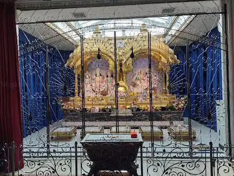 Photo de Hare Krishna Temple Watford - ISKCON Bhaktivedanta Manor
