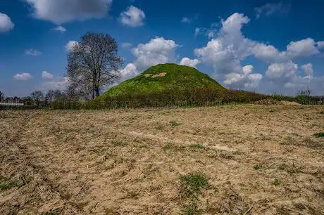 Tumulus (Roman burial mound)