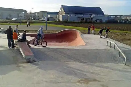 Photo de Skatepark de Beaumont-en-Véron