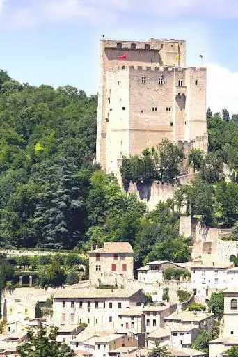 Photo de Crest Tower