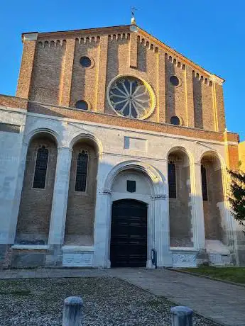 Piazza Eremitani