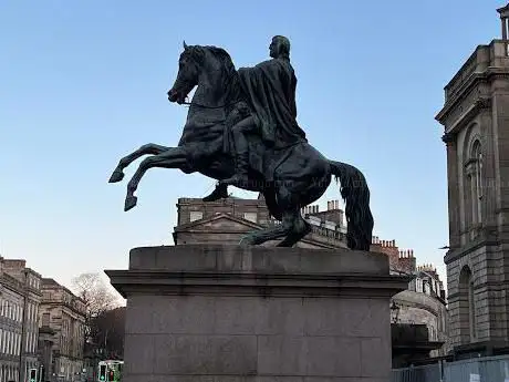 Photo de Duke of Wellington Equestrian statue