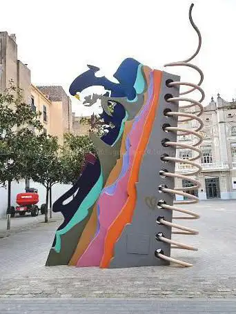 Photo de Monument Plaça Josep Pla