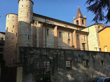 Photo de Basilica di San Lorenzo Verona