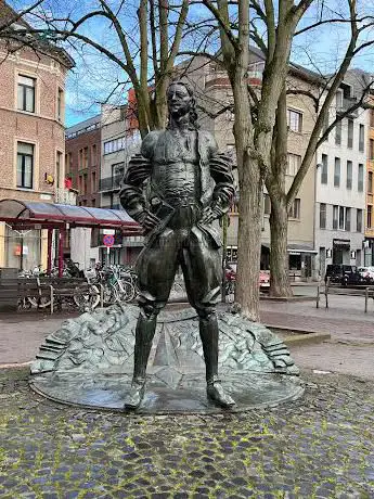 Peter De Grote Monument