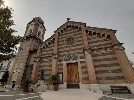 Photo de Church of Saint Mary of the Rosary