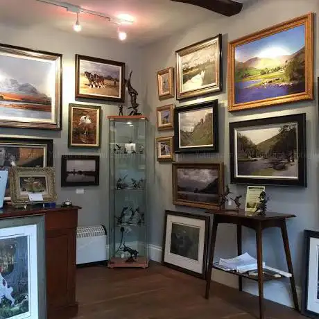 Photo de Country Gallery Paintings by Derek Shapiro