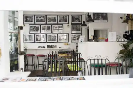 Photo de Artista Cafe and Gallery