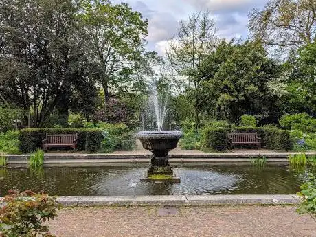 Photo de Old English Garden
