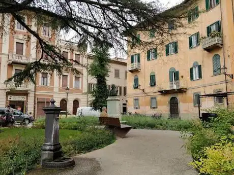 Photo de Piazza Felice Cavallotti