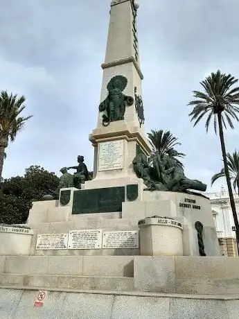 Photo de Monument to the replacement Navy sailor