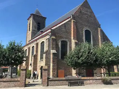 Photo de Sint-Pieters-in-de-bandenkerk Dudzele