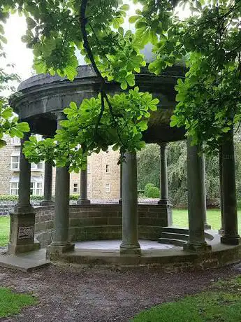 Photo de The Tewit Well