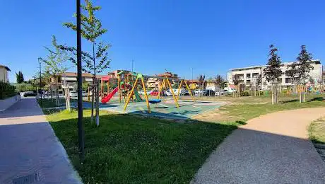 Photo de Parco con area giochi