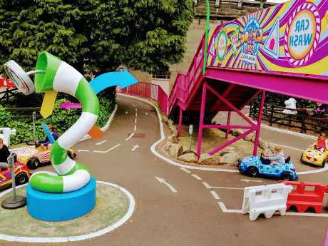 Photo de Cuckoo Cars Driving School