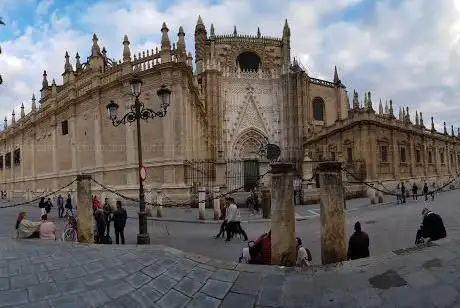 Photo de Réplica del Giraldillo