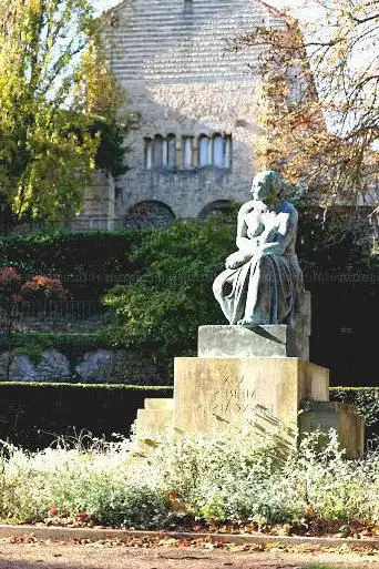 Aux Mères Françaises