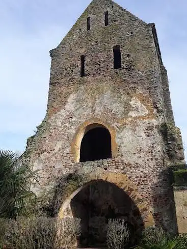 Tour de l'ancienne église de La Cropte