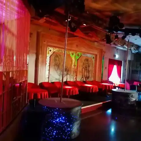 Photo de JOSEPHINE Night Club music hall