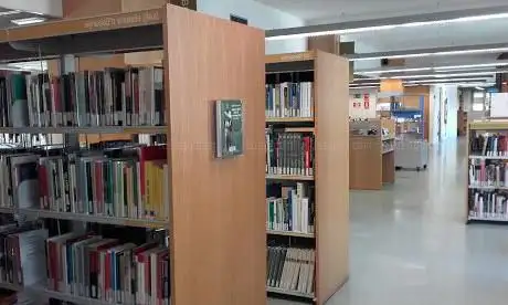 Photo de Biblioteca Les Corts - Miquel Llongueras