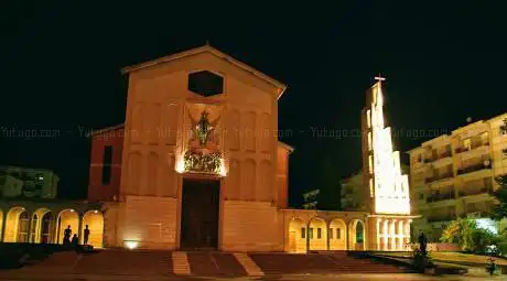 Photo de Piazza Loreto