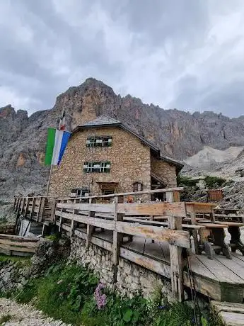 Photo de Rifugio Vicenza Sasso Lungo