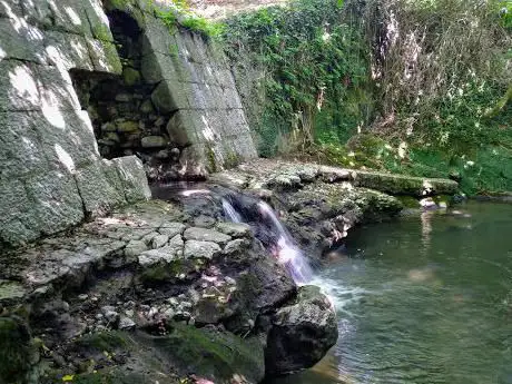 Photo de Cascata del torrente di monte Alifano