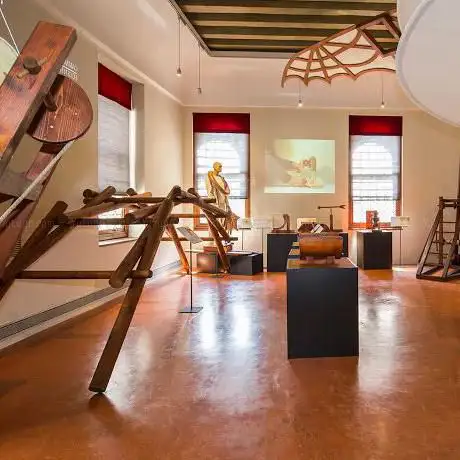 Photo de Leonardo da Vinci Museum Venezia - Scoletta di San Rocco