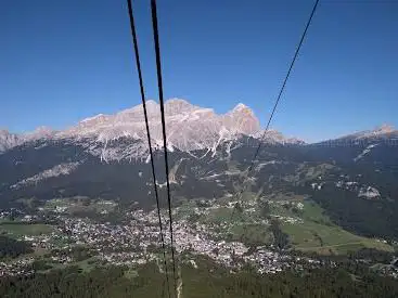 Photo de Faloria cable car