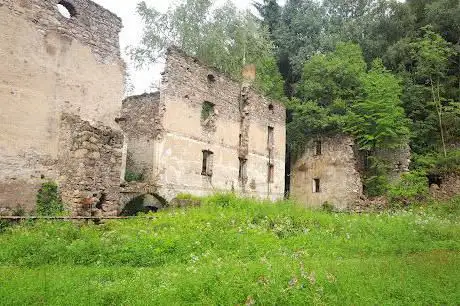 Ischiazza paese abbandonato