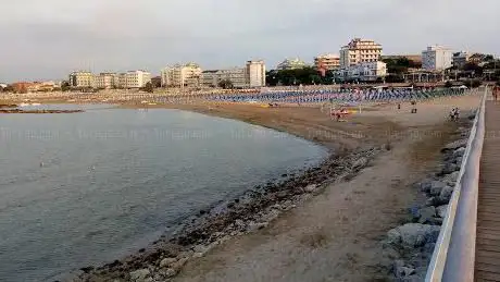 Photo de Spiaggia libera