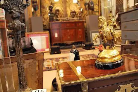 Photo de Jan Hantke ANTIGÜEDADES · ARTE y RESTAURACIÓNES