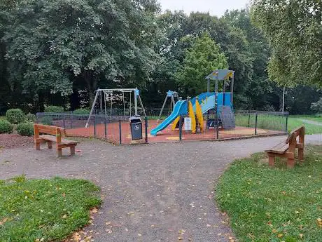 Aire de Jeux 10 mois à 12 ans