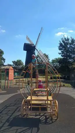 Photo de Windmill Gardens