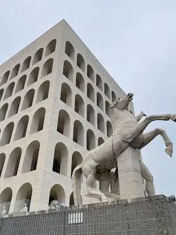 Photo de Palais de la Civilisation et du Travail