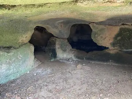 Domus de janas Campu Perdu