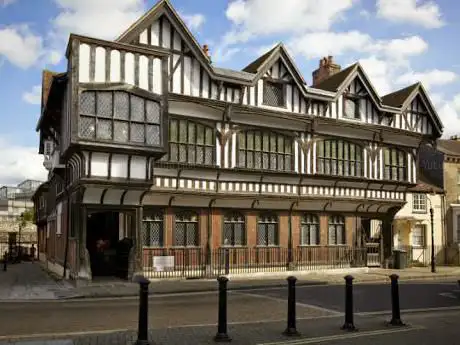 Photo de Tudor House & Garden