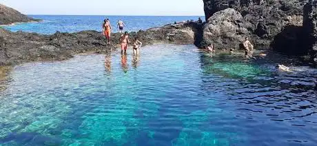 Photo de La Piscina Naturale