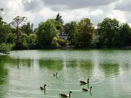 Photo de South Norwood Lake and Grounds