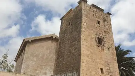 Photo de Garcia Town Tower