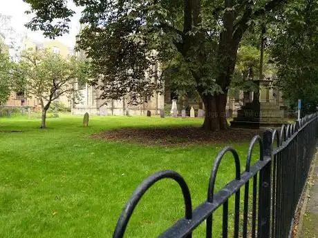Photo de St George's Churchyard