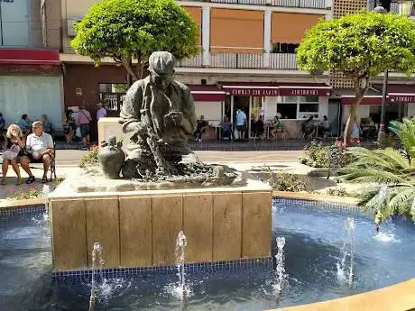 Photo de Monumento a Los Pescadores de Los Boliches