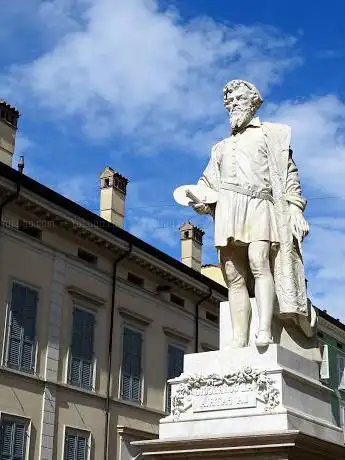 Statua di Antonio Allegri detto Correggio