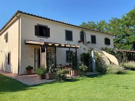 Photo de Casale MONTECIMBALO