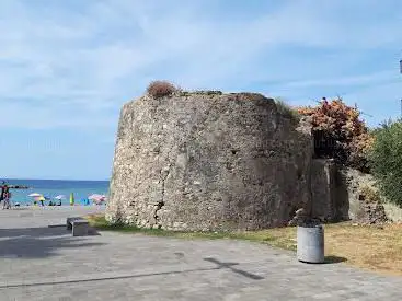 Photo de Torre Santa Maria