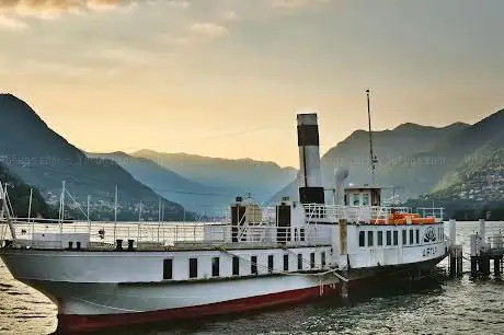 Photo de Monumento ai Marinai d'Italia - Como