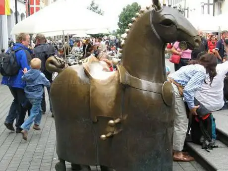 Bronzepferd beim Brunnen in Konstanz