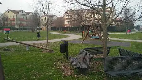 Photo de Parco pubblico